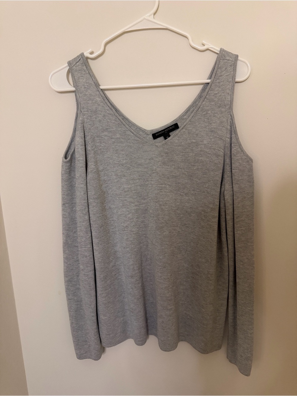 Banana Republic Gray Cold-Shoulder V-Neck sweater